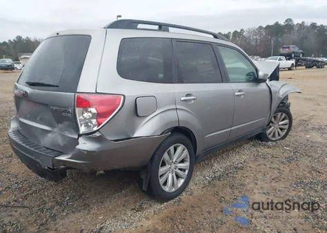 2011 Subaru Forester 2.5X Premium z USA, uszkodzony, nr VIN JF2SHADCXBH768439